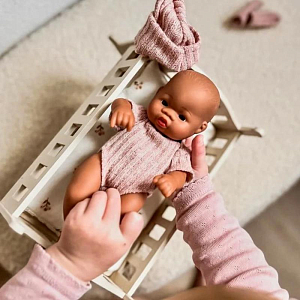 Кукла с кроваткой Mrs. Ertha "Josie Flower Buds", мириада цветов, 20 см